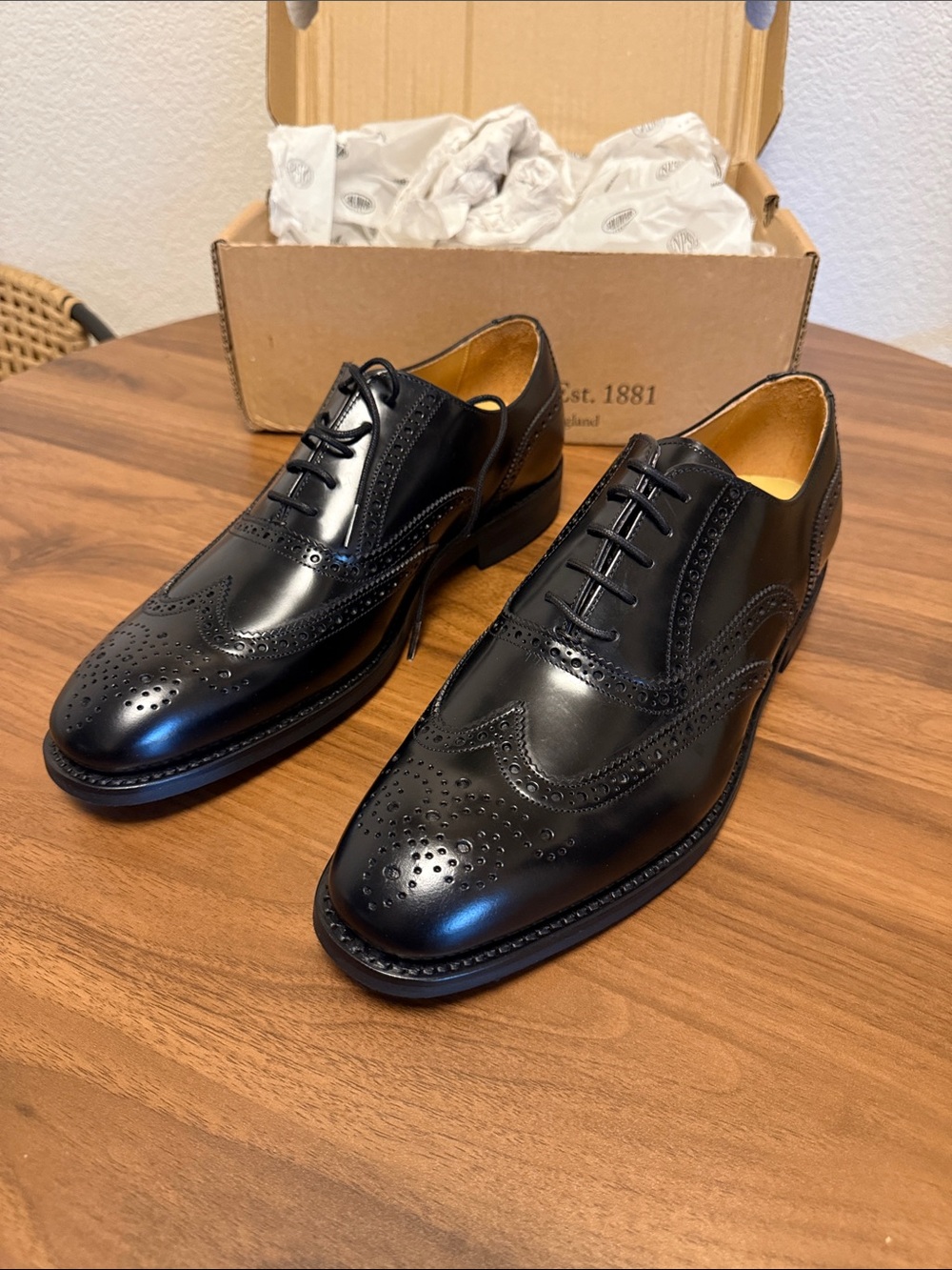 SOLOVAIR Classic Black Wingtip Derby Oxfords - Polished Leather Dress Shoes